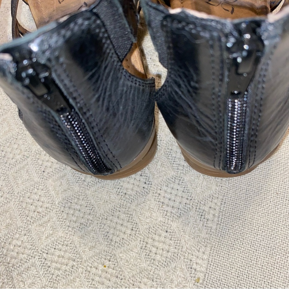 Comfortiva gladiator sandals Size 91/2 M black leather zippered back - Picture 5 of 7